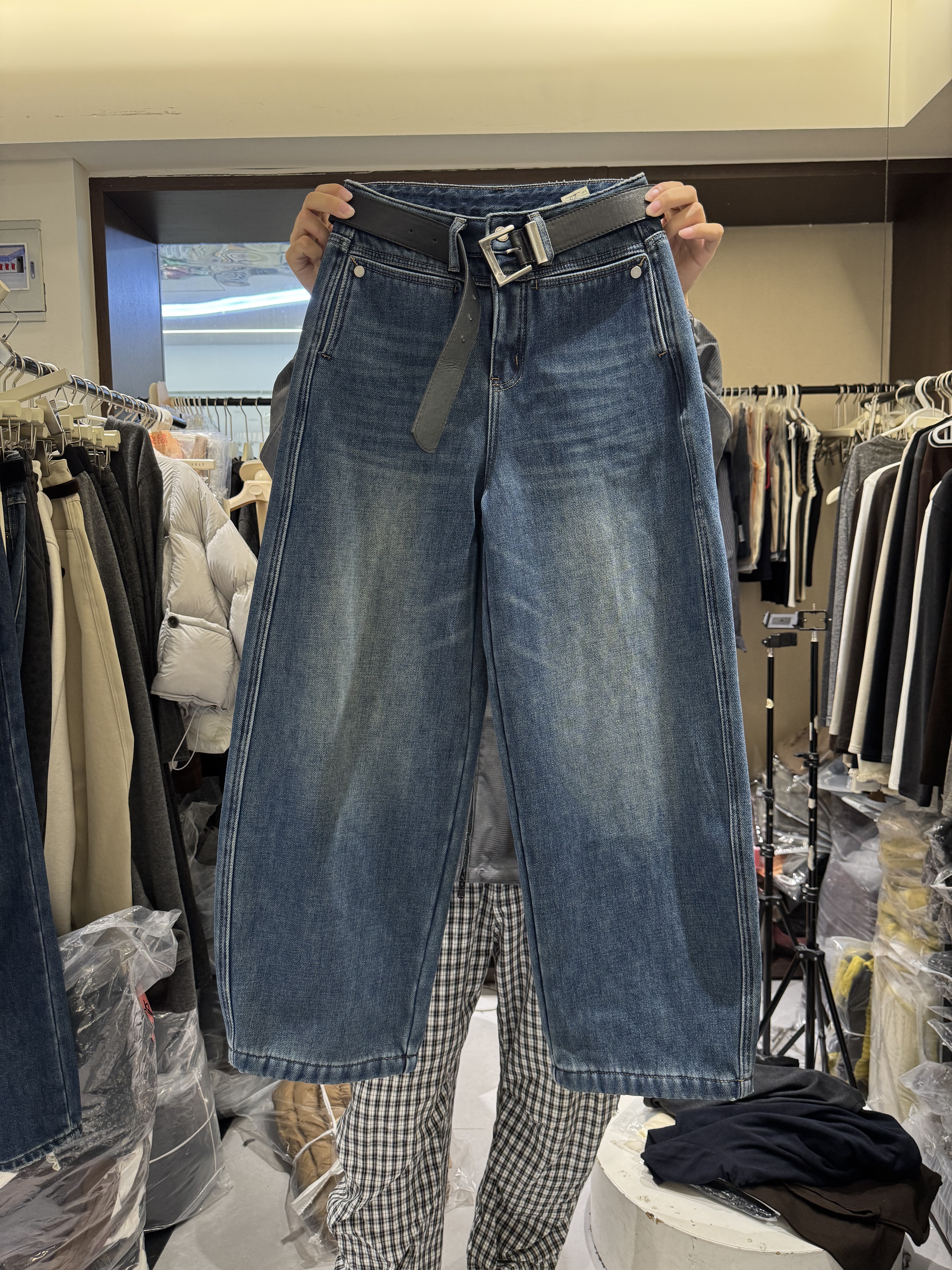 W965复合绒蓝色阔腿弯刀牛仔裤女冬季新款加绒加厚气质高腰老爹裤