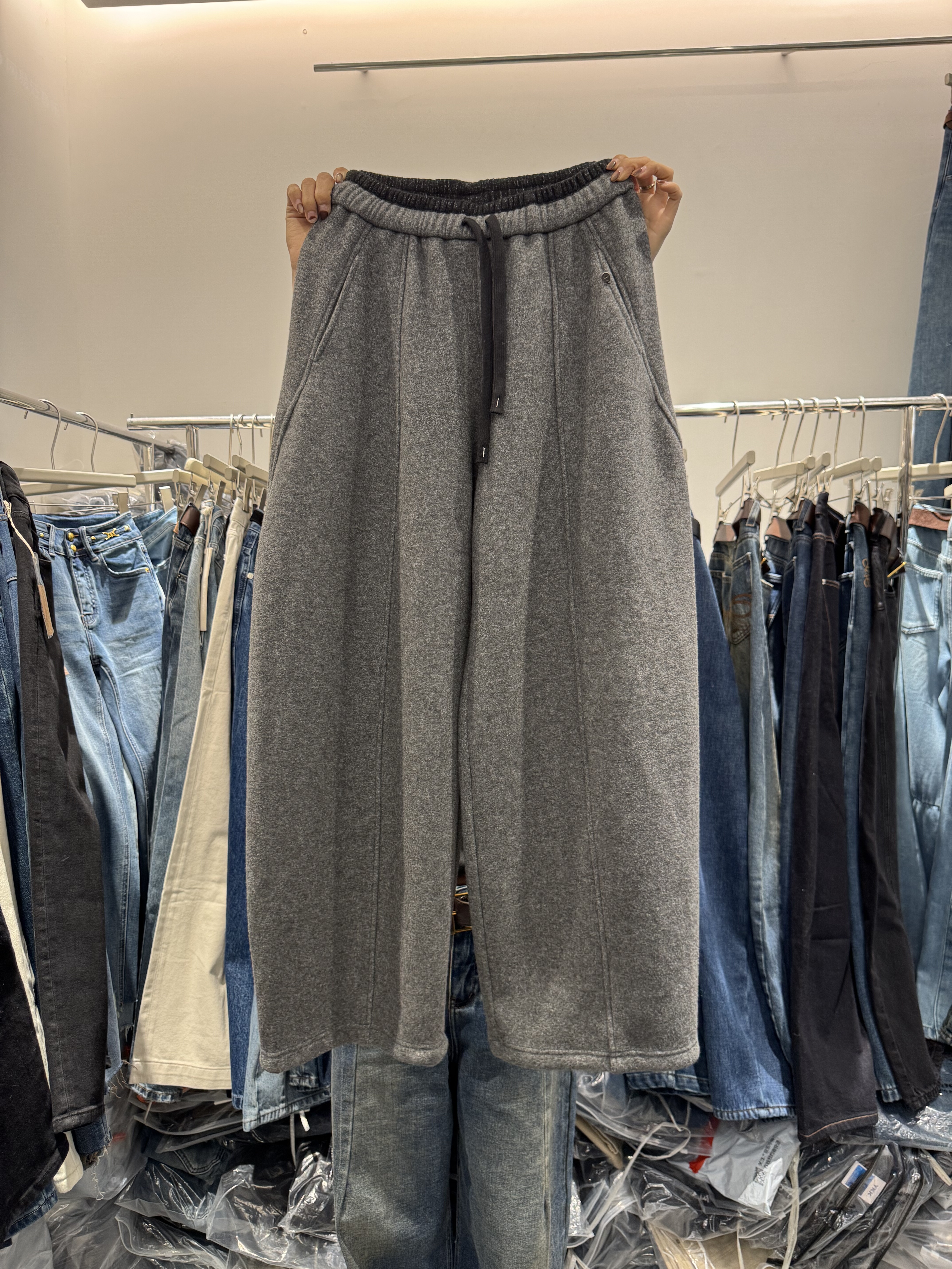 DayYuan2153 2025冬季新款韩版高腰加厚绒休闲裤女宽松阔腿弯刀裤