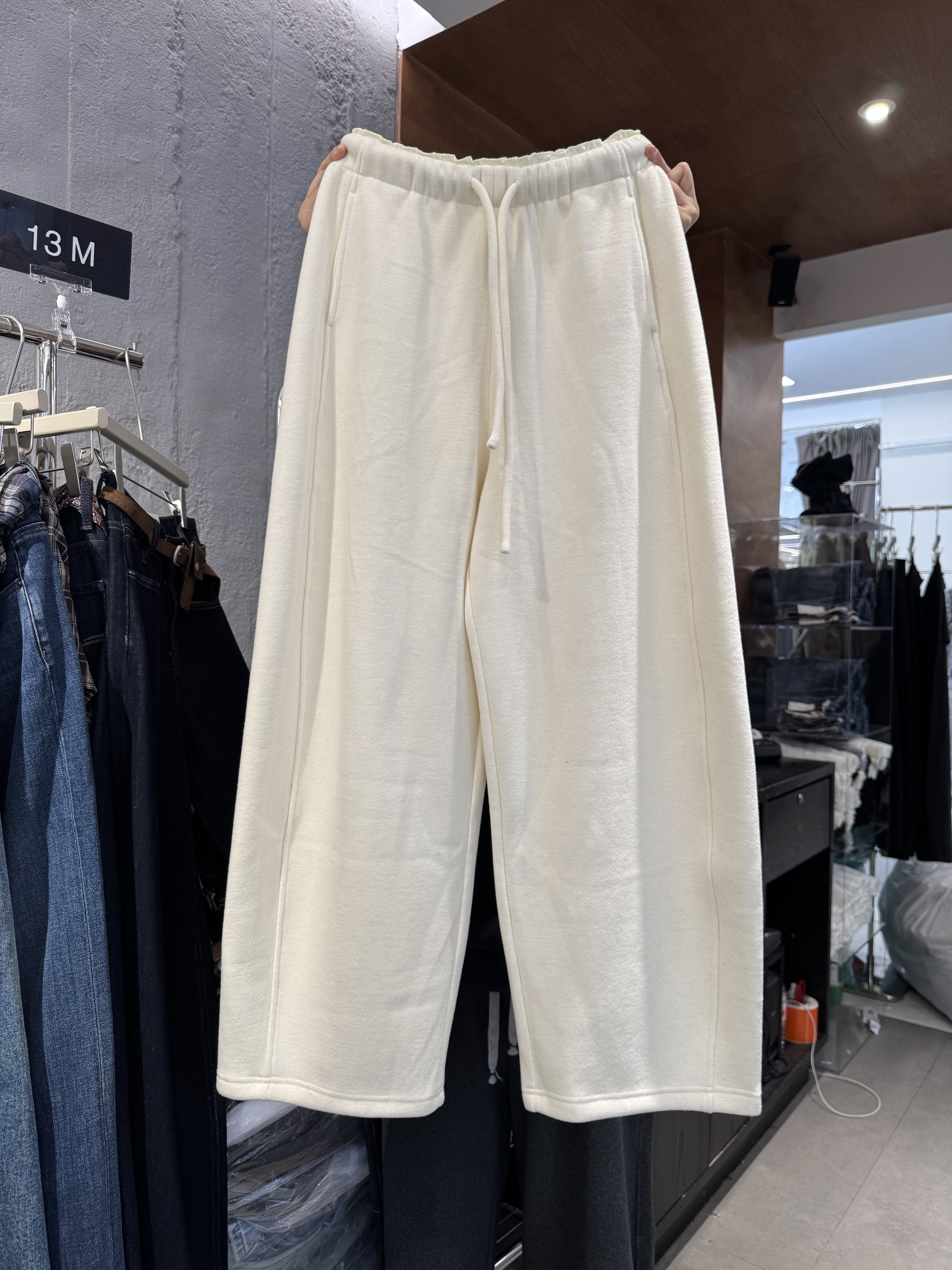 1981-1冬季新款时尚气质羊毛休闲裤女宽松显瘦加绒直筒裤弯刀卫裤