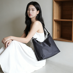 韩版 OL通勤女包大容量腋下斜挎包 尼龙防水Hobo单肩包手提包女时尚