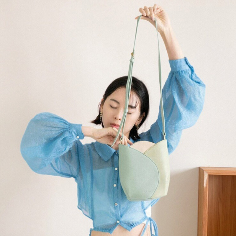 日本潮牌迷你小单肩斜挎包PU皮革轻奢高级感mini时尚通勤女包背包