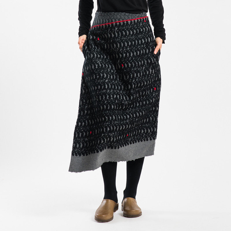 城市山民UrbanTribe2025冬女式羊毛混纺手工拱针半裙CF89192