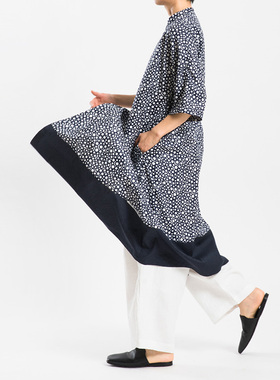 城市山民UrbanTribe2025夏女式混纺偏襟立领宽松开衫CF39190