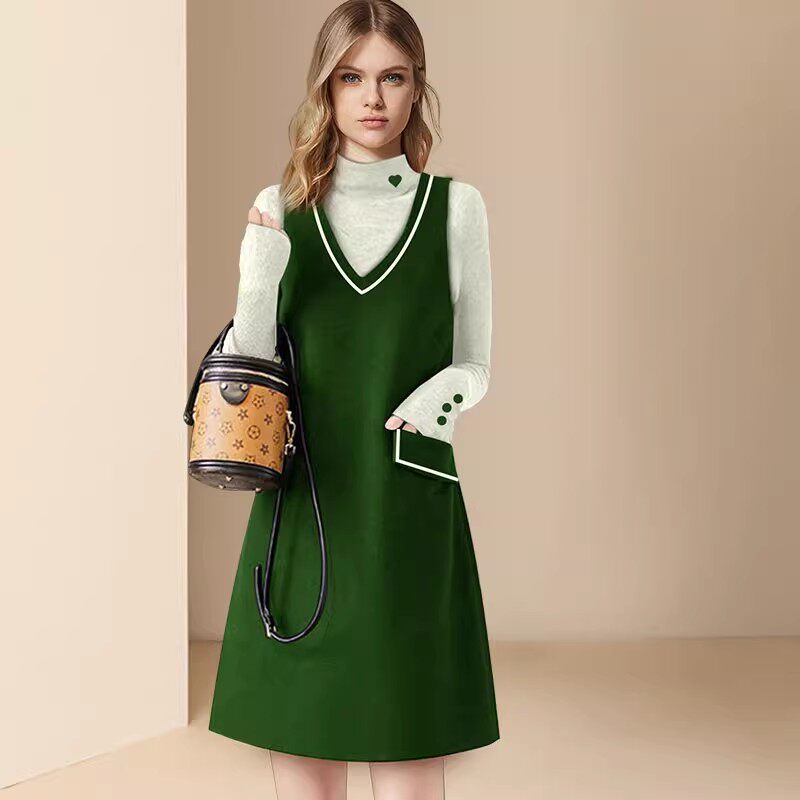 欧美名媛春季2024新款气质两件套装文艺绿色中长款背心连衣裙上衣