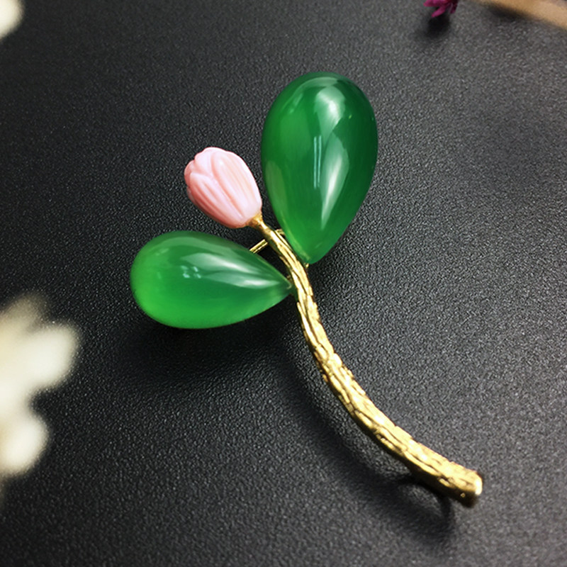 翠绿玉髓胸针ins潮胸花个性女别针纯银配饰复古高档奢华气质西装