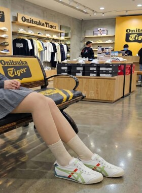 Onitsuka Tiger鬼塚虎MEXICO66 SLIP-ON一脚蹬休闲鞋1183A360-129