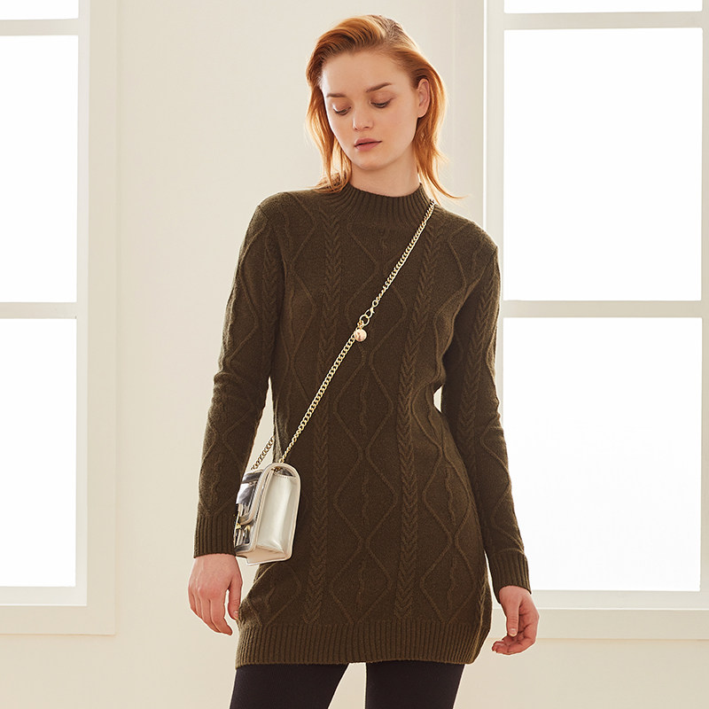 white collar橄榄绿羊绒立领绞花长袖一手长套衫cc19-260