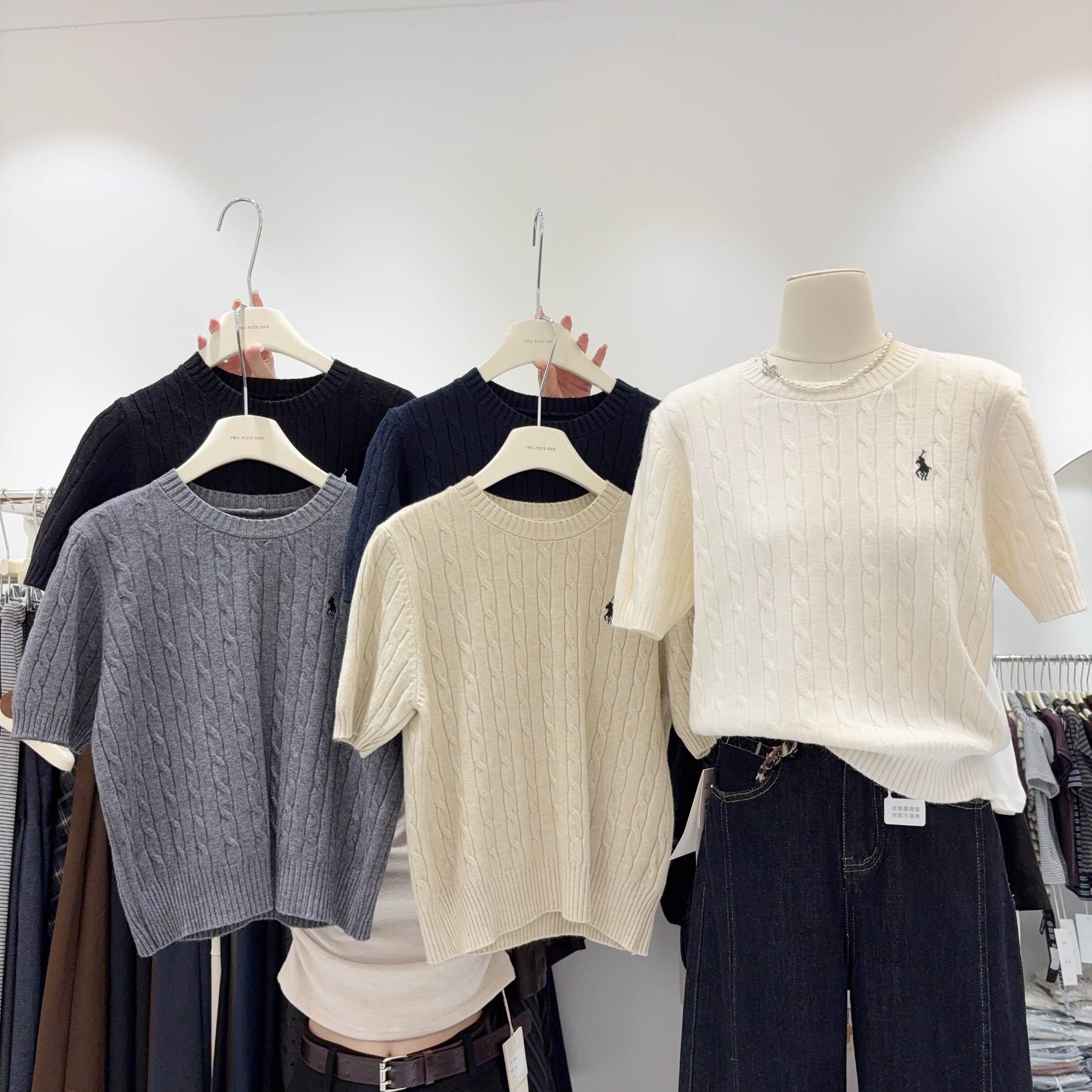 英伦风小马刺绣麻花短袖针织衫女宽松百搭复古气质内搭打底衫毛衣