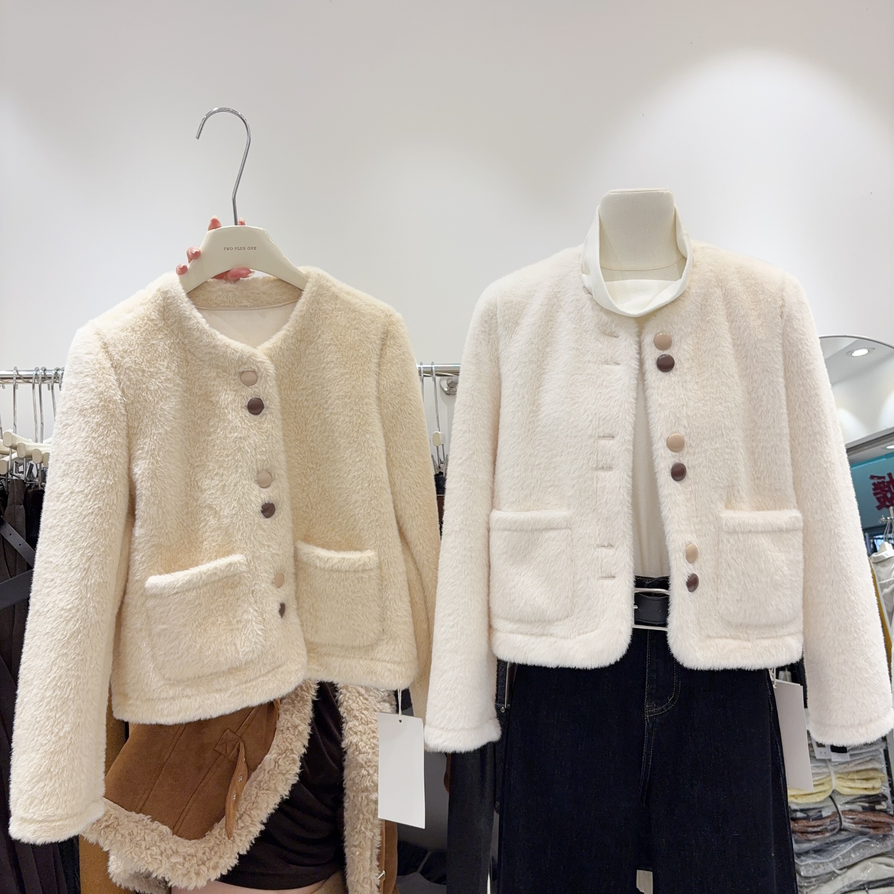 小香风仿皮毛一体外套上衣搭配秋冬单排扣毛绒环保皮草外套减龄