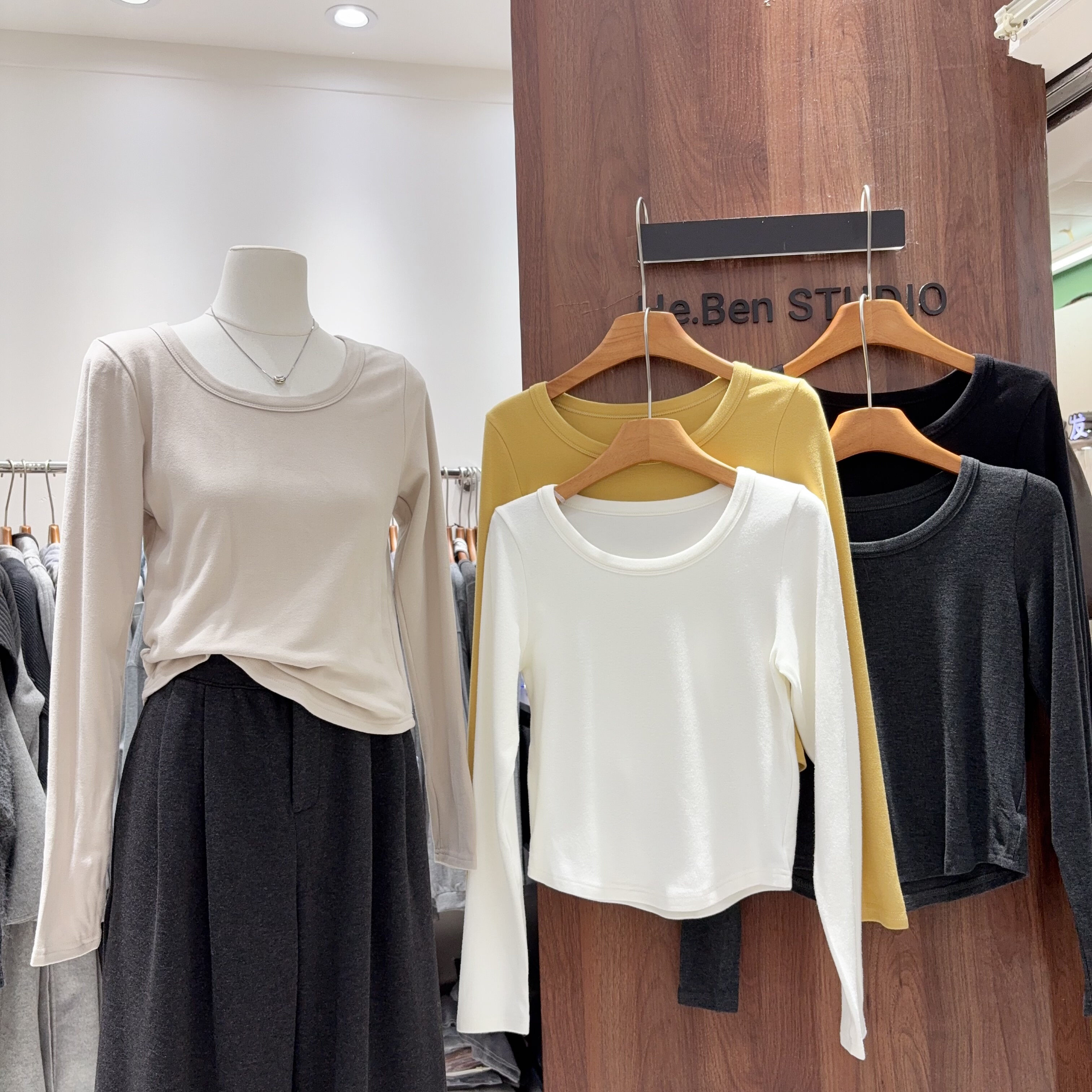 自留推荐！U领羊绒加绒打底衫女弧形下摆修身百搭纯色T恤长袖上衣