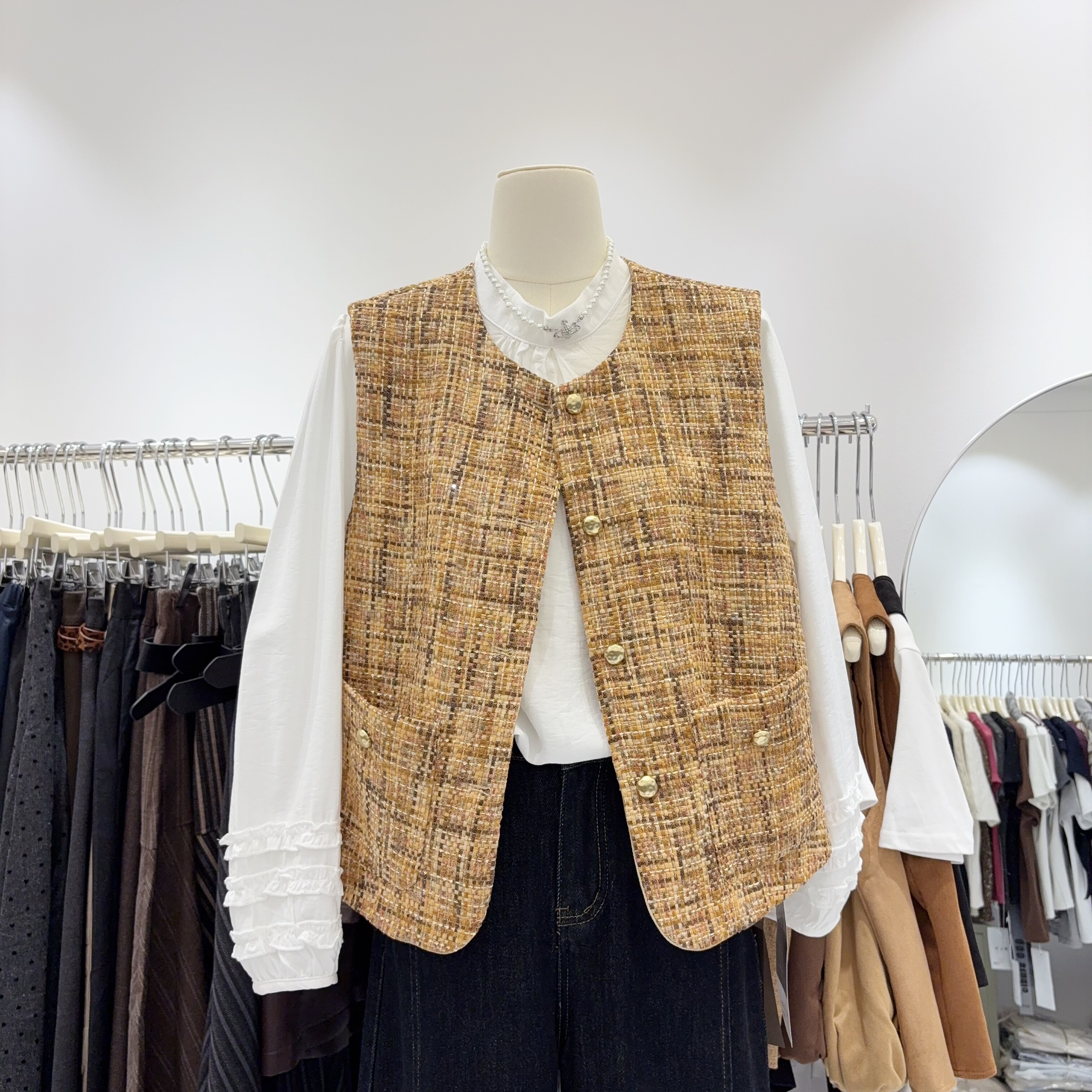 精致小香风复古坎肩马甲背心女款法式气质显瘦单排扣叠穿开衫上衣