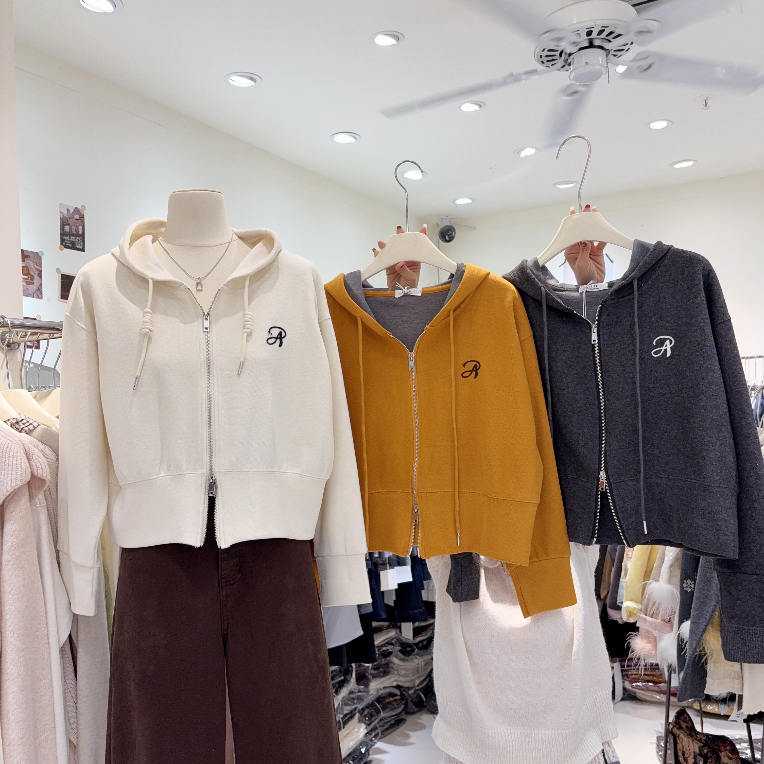 秋冬穿搭双头拉链式休闲外套女短款穿搭显瘦连帽卫衣外套上衣减龄