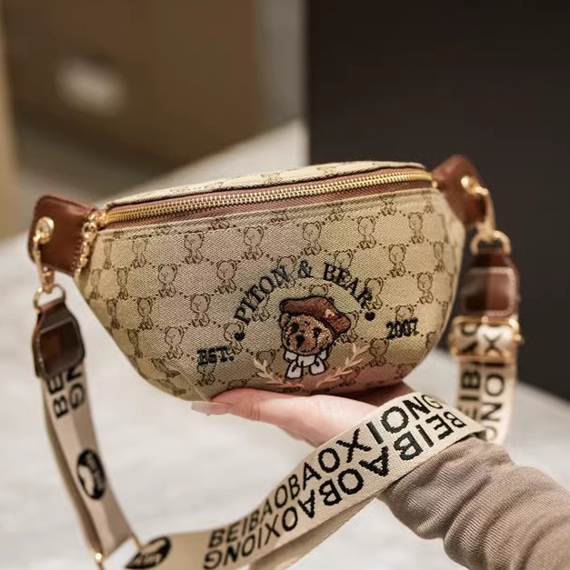 新款胸包百搭北包包洋气宽肩带