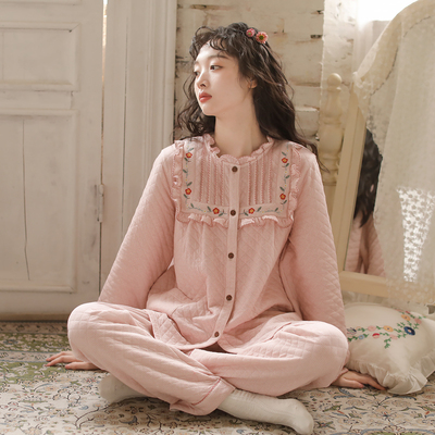 甜美高级睡衣女款秋冬季新款纯棉刺绣三层夹棉加厚保暖家居服套装