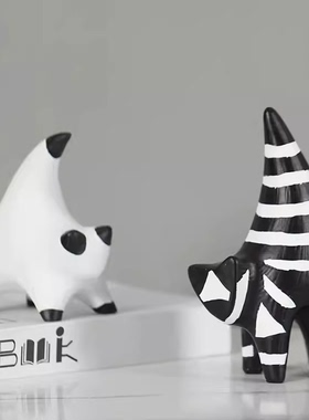 高级感抽象艺术小猫现代样板间酒柜书房家居装饰品摆件创意摆设