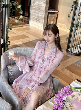 宁芙心心 春日甜茶 粉色晕染拼接蕾丝法式V领花边连衣裙