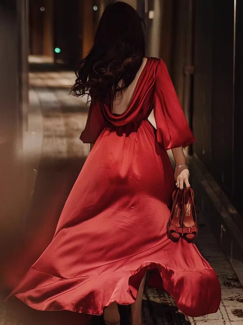 女神新娘晨袍红色露背度假长裙