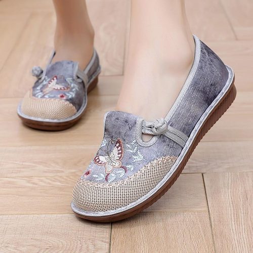 春秋新款老北京布鞋女单鞋新中式民族风绣花鞋软底防滑舒适妈妈鞋