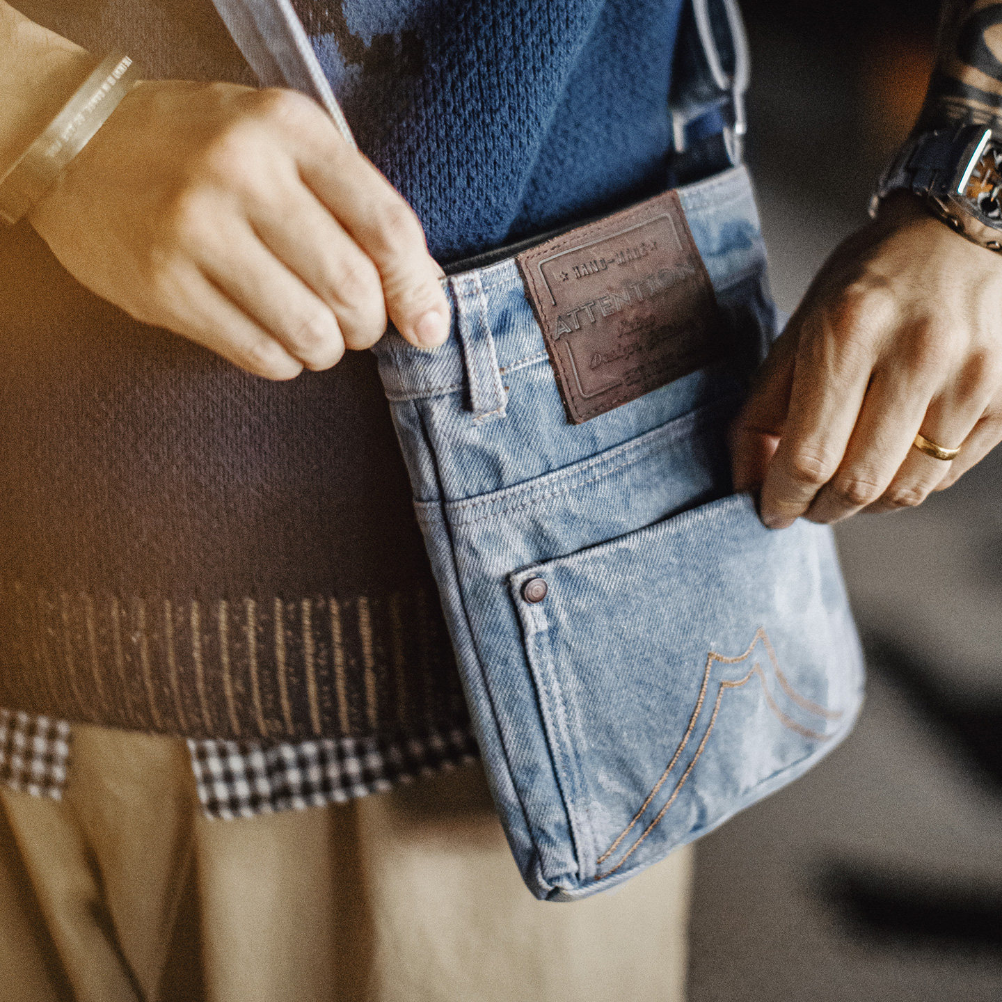 马登工装美式水洗蓝色牛仔单肩斜挎包丹宁通勤手提平板随行包男款,箱包皮具/热销女包/男包,男士包袋,淘宝优惠券,粉丝福利购,淘宝优惠卷