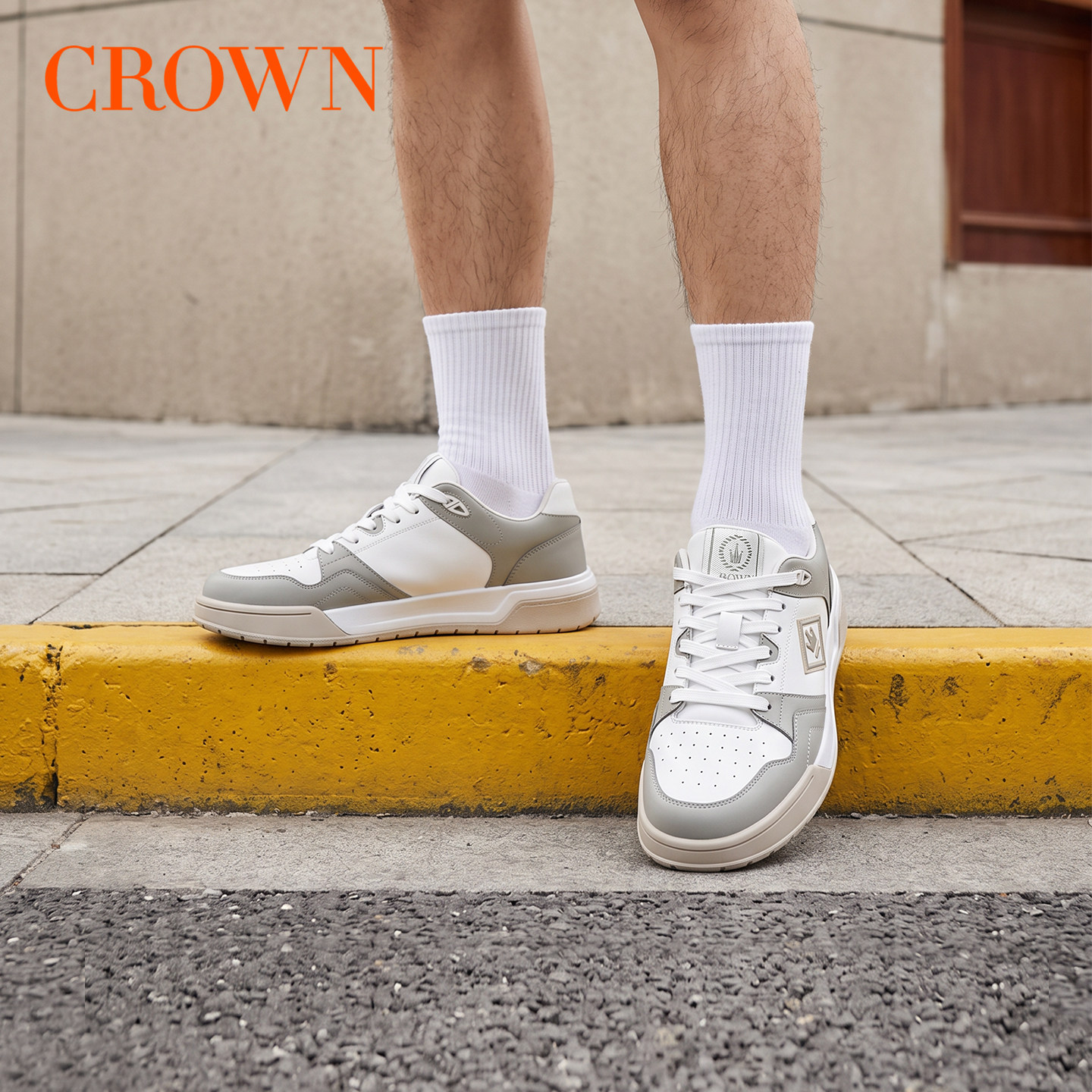 CROWN/皇冠男鞋百搭运动小白鞋高级男士真皮软底舒适透气休闲板鞋