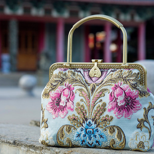 Chinese souvenir China traditional silk bag for woman