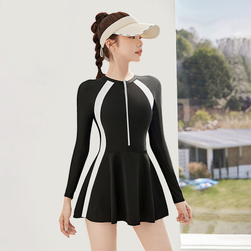 泳衣女2026新款女士连体游泳馆专用保守显瘦遮肚长袖防晒大码泳装