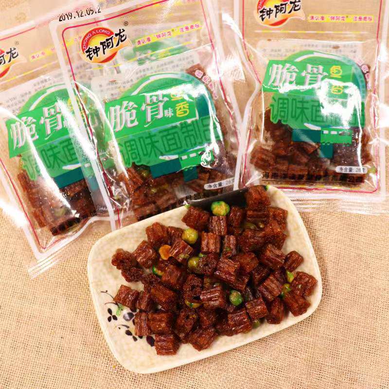 钟阿龙脆骨面筋小辣片童年零食8090后怀旧鱼香味脆骨辣条小面筋
