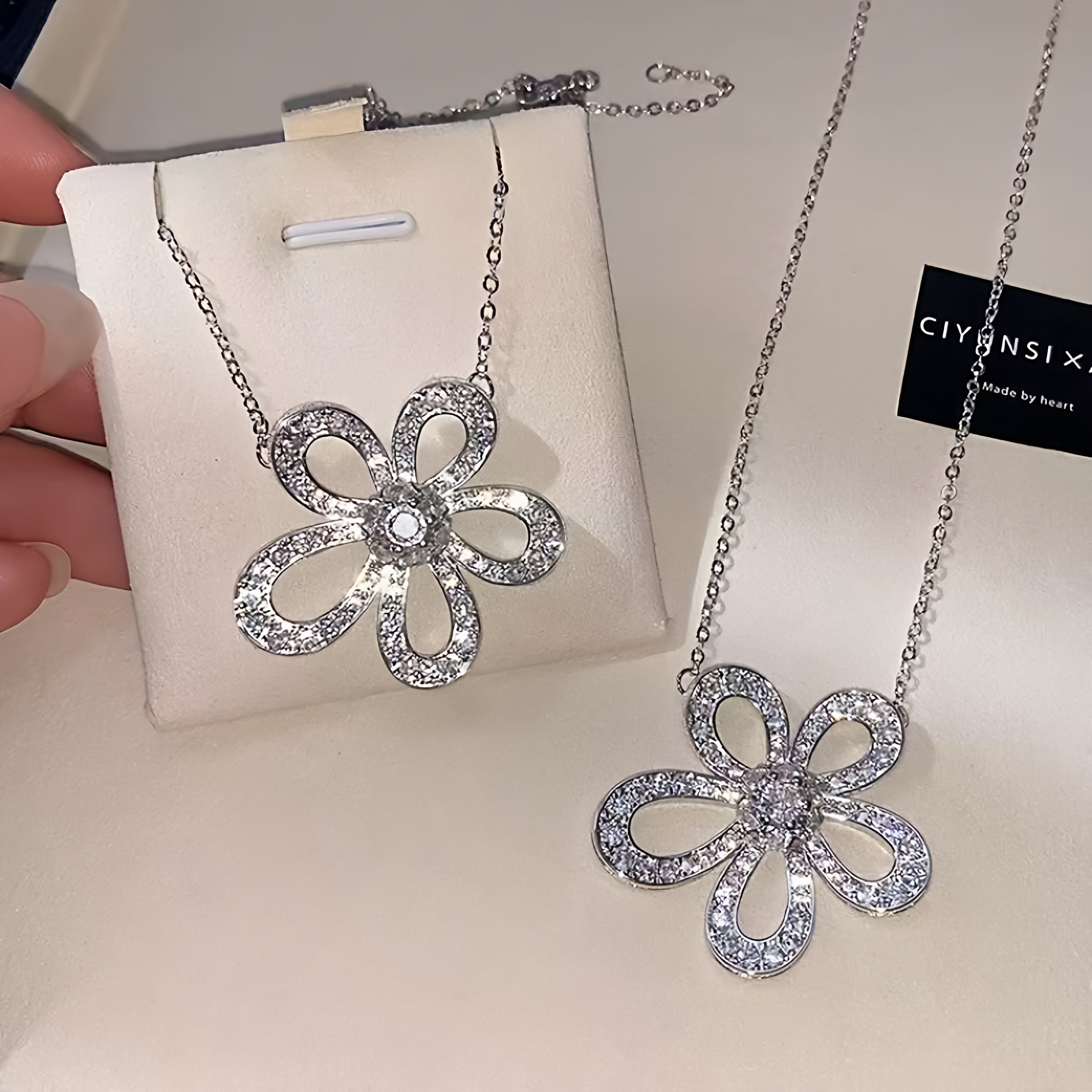 镶钻爆款银太阳花项链明星同款女