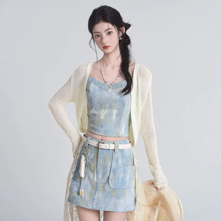 杏色防晒罩衫叠穿浅蓝色吊带背心女蕾丝屁帘短裙四件套夏