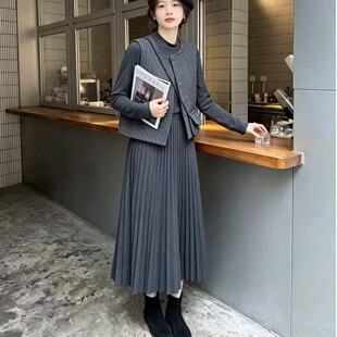 小香风马甲百褶连衣裙两件套女2026秋冬新款韩系时髦百搭穿搭套装