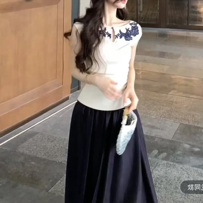 气质高雅夏季气质刺绣花边上衣缎面+大摆裙套装女装新款两件套潮