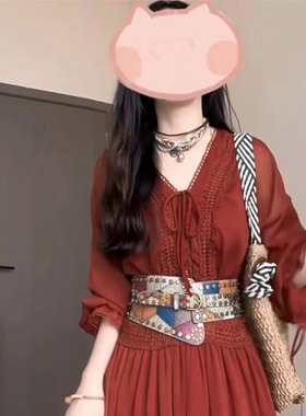 2025新款波西米亚红色深V绑带连衣裙蕾丝花边长裙长袖旅游茶歇裙