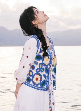 彩色叠穿镂空绣花针织马甲女宽松开衫短款v领背心外搭坎肩外穿潮