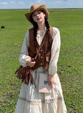 2025年春夏秋新款云南新疆草原川西旅游拍照连衣裙复古马甲两件套