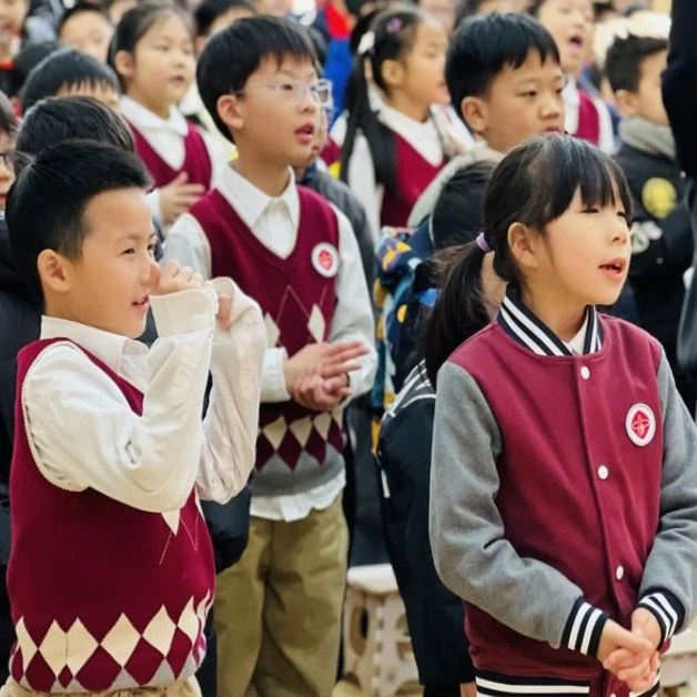 上海静安区宝山路小学校服
