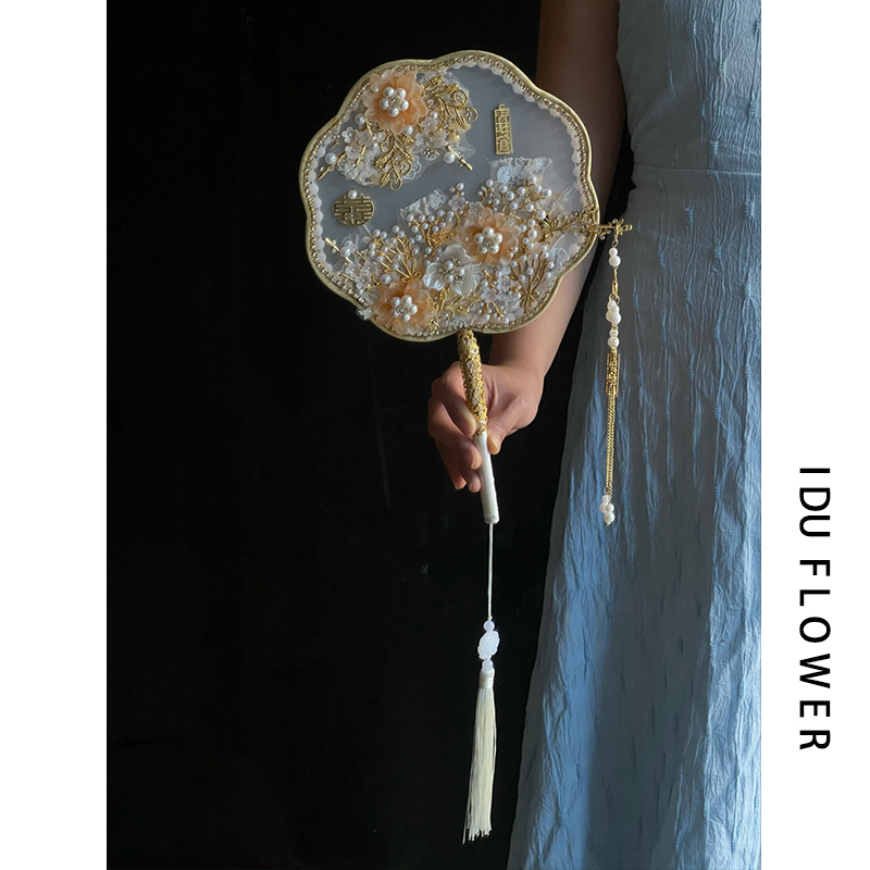 结婚新娘红色送闺蜜秀禾高级中式