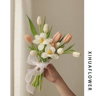 韩式手感郁金香手捧花婚纱领证拍照道具新娘伴娘花束影楼摄影捧花