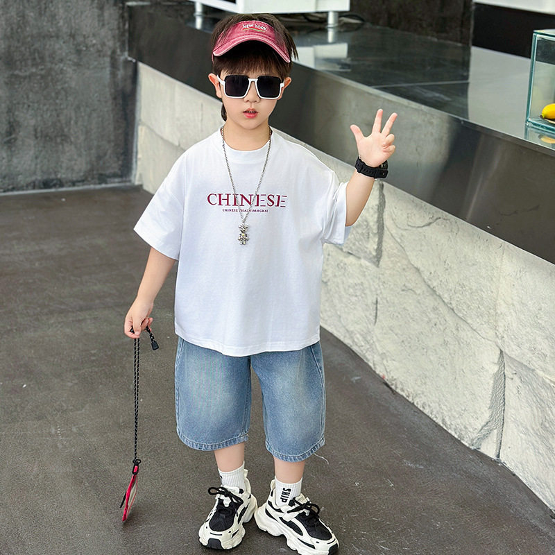 男童卡通印花短袖套装搭配牛仔裤短裤时髦酷飒面料柔软舒适透气潮