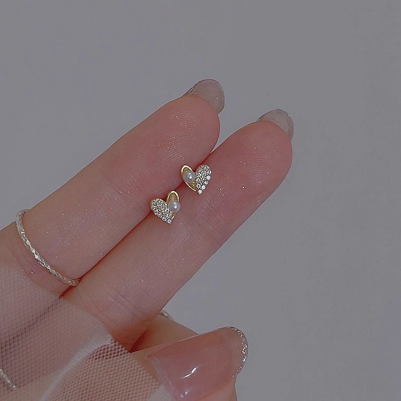 925银针爱心珍珠耳钉设计感图片