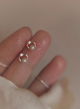 设计感精致小圆圈珍珠耳钉2024新款925银针简约小巧高级气质耳环