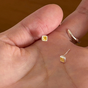 925银针迷你黄钻方糖耳钉小巧精致高级感设计小众睡觉不用摘耳环