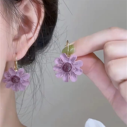 超仙温柔紫色花朵耳钉