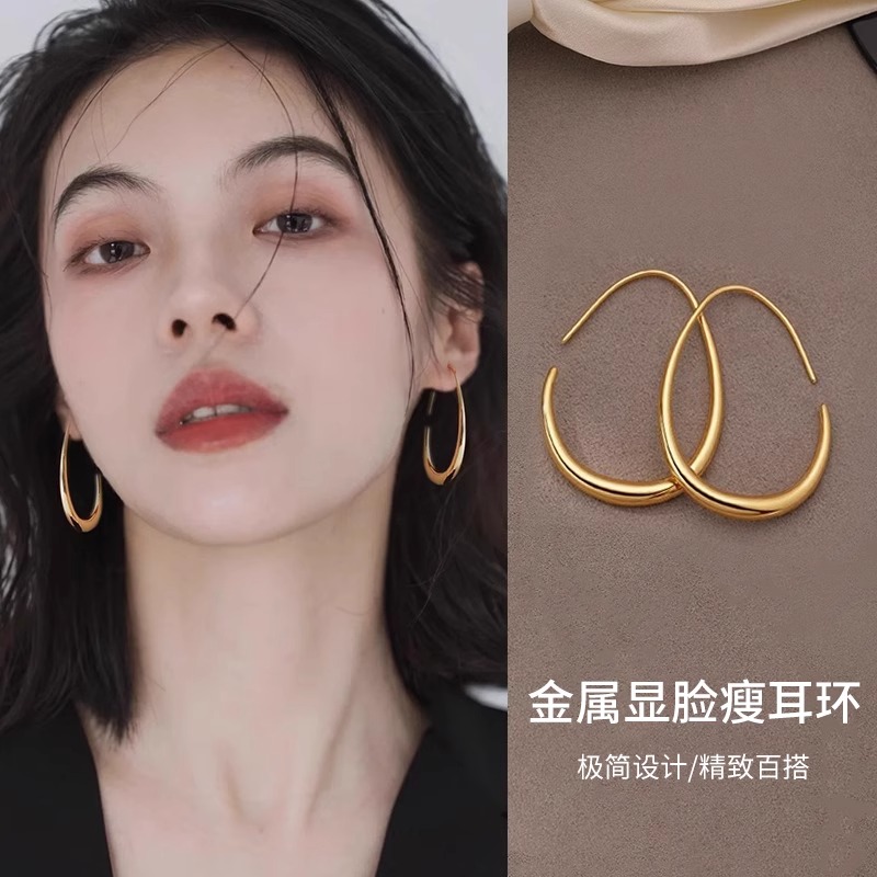 高级感复古港风水滴耳圈