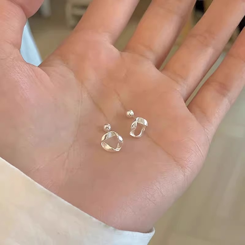 莫比乌斯耳钉精致小众高级感