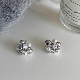 法式精致锆石珍珠花球耳钉独特温柔气质高级感设计小众冷淡风耳环