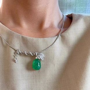新中式镶嵌仿翡翠绿吊坠项链小众设计高级感锁骨链国风复古饰品