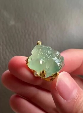 国风金色边立体莲花戒指通透浅绿色雕件复古旗袍氛围感指环女士