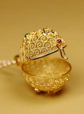 花丝镂空香囊项链女新中式双凤圆球古典宫廷风金色吊坠可打开置物