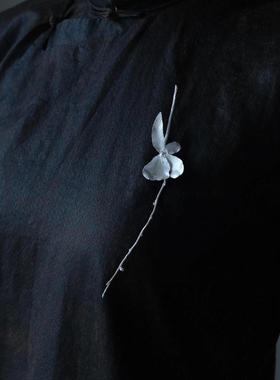 潜行者苏雅露郁金香万茜胸针同款2024新款玉兰花气质优雅植物饰品