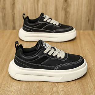 白底黑面男鞋冬季2025新款厚底休闲鞋子男款板鞋高级感痞帅皮鞋男